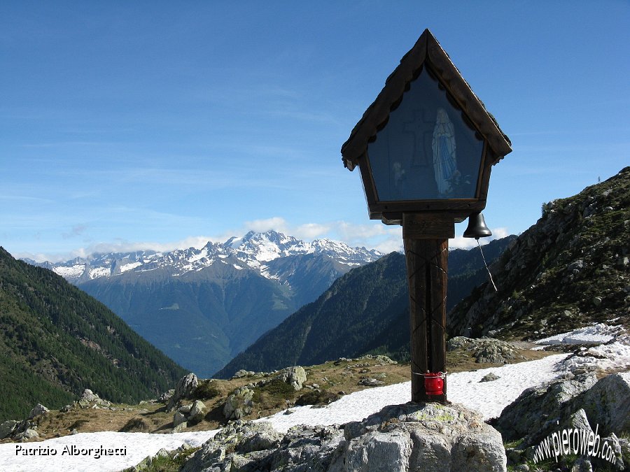 06 Passo Dordona m.2061, sullo sfondo il Disgrazia.JPG - 06 Passo Dordona m.2061, sullo sfondo il Disgrazia